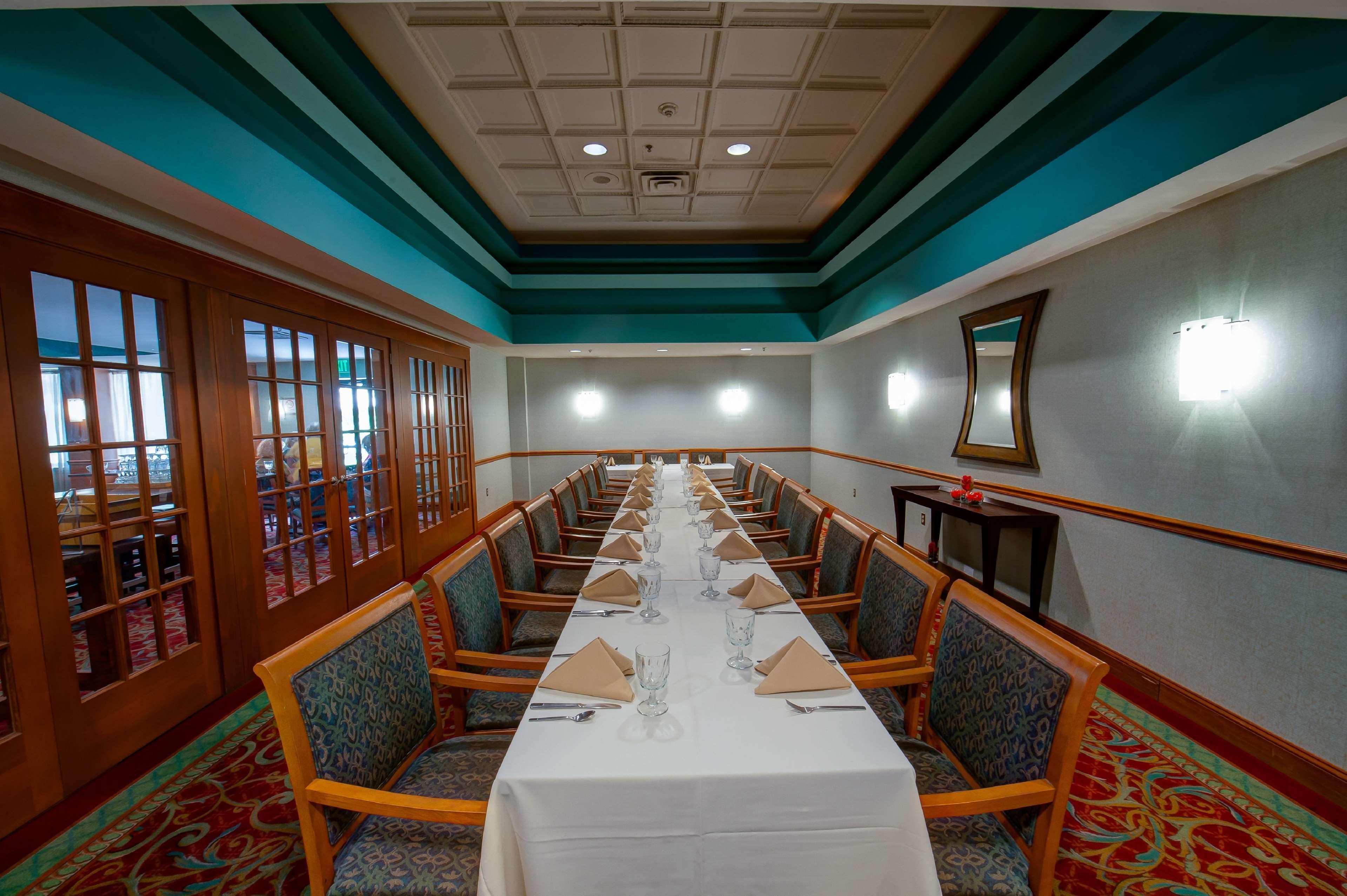 Doubletree By Hilton Baltimore North Pikesville Exterior photo